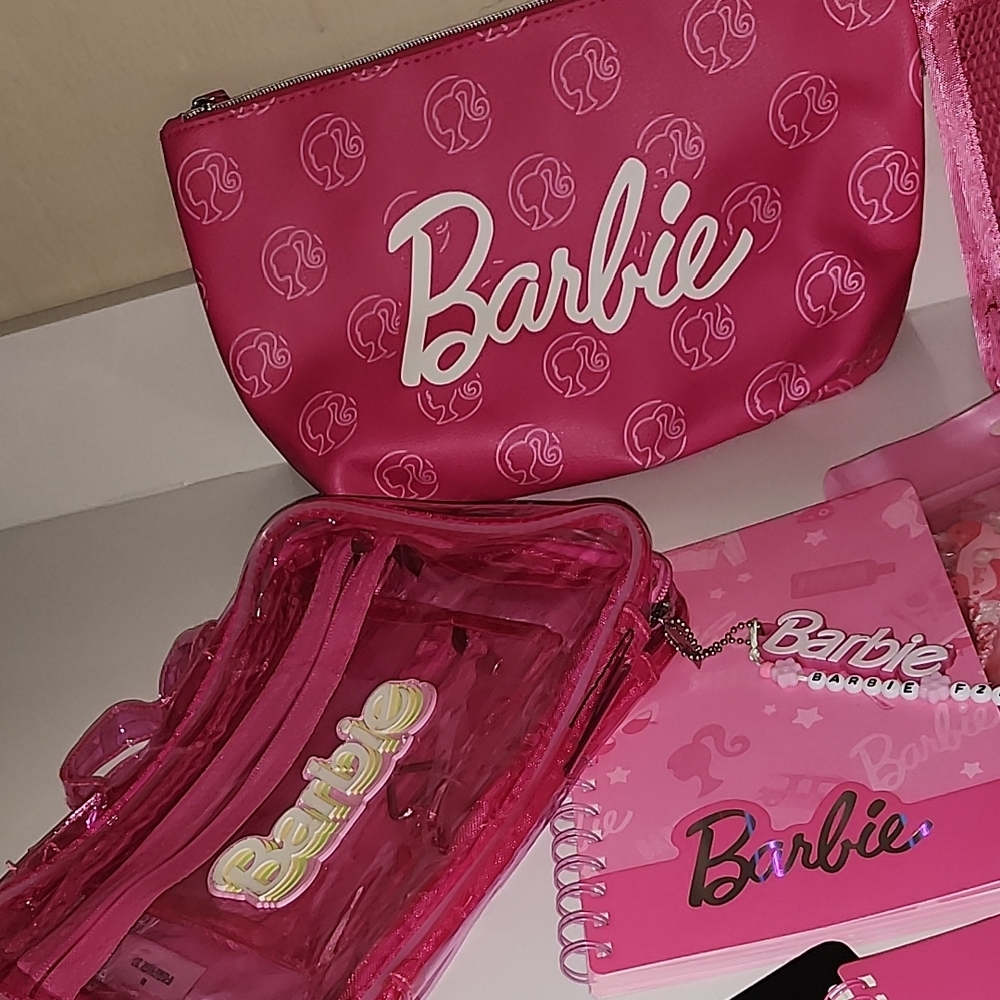 Barbie Pink Accessory Bag Collection - Picture 7 of 7